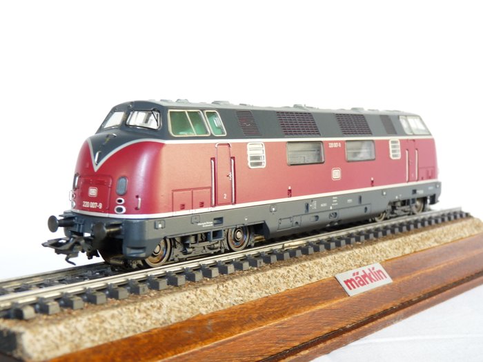 Märklin H0 - 3380 - Diesel locomotive - BR 220 - DB