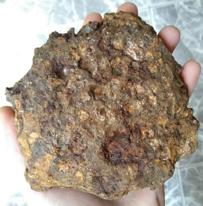 Sericho pallasite. Stony-Iron Meteorite - 10×9.5×4 cm - 1355 g