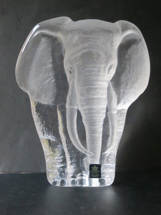 Mats Jonasson - Royal Krona/Målerås - sculpture/relief - African Elephant