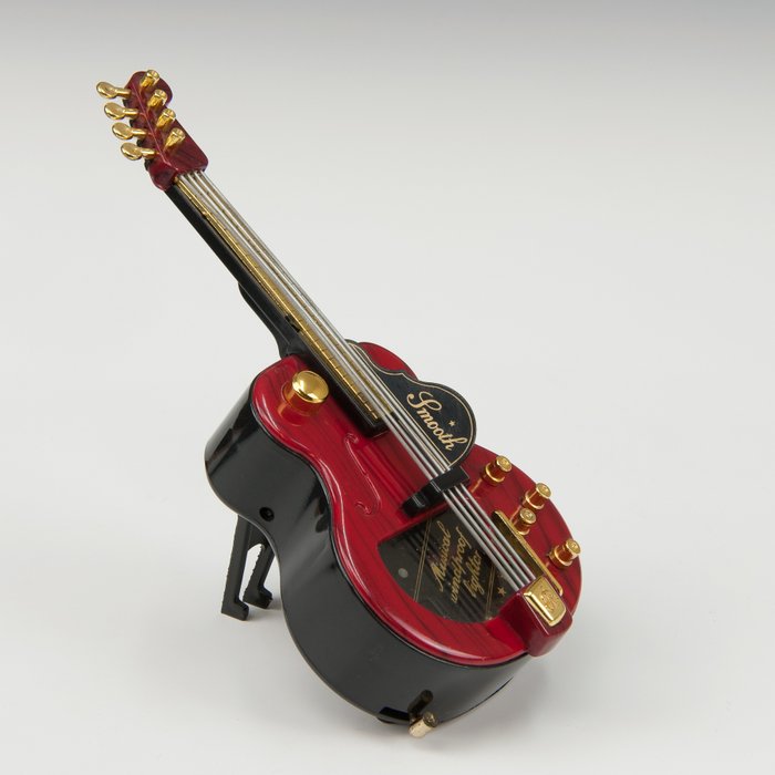 Peng Fei speeldoos met aansteker in gitaar vorm - Muziekdoos - plastic, metaal