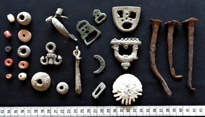 Gamle romerske og middelalderlige tidlig. jern, bronse, kobber keramikk, skall ulike jordfunn og øyefunn. - (25)