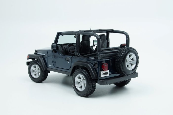 Modell 1:18 Jeep Wrangler Rubicon blau von Maisto