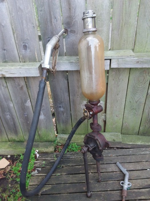pompe à essence ancienne tilcox vers 1952 - Tilcox - 1952-1952 (1 items) 