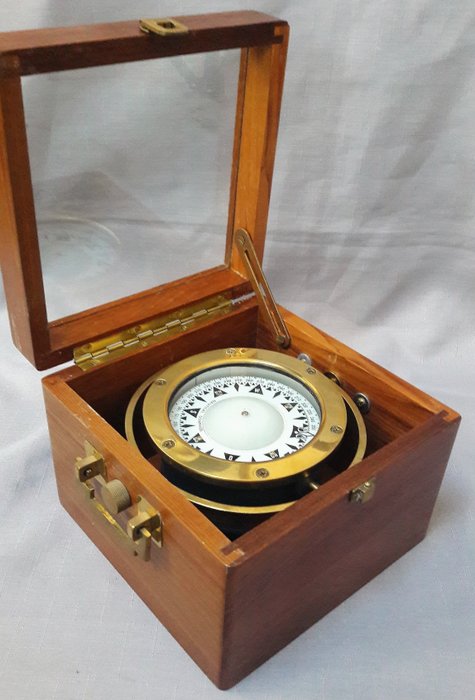 Nautisk kompass i vakker kiste - mahogny, glass, Messing - Andre halvdel av 1900-tallet