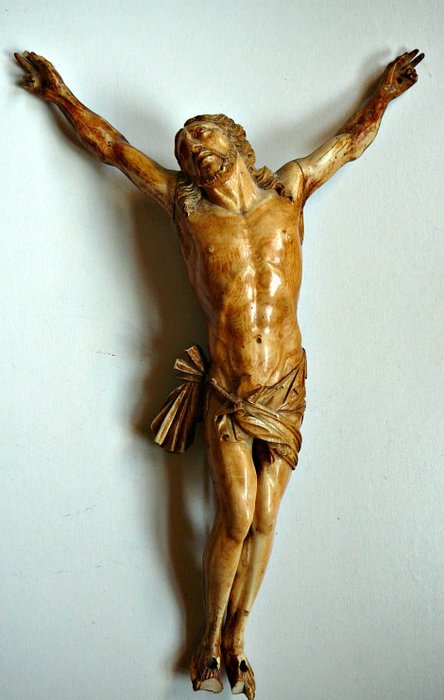 Kruzifix - Elfenbein - 16./17. Jahrhundert