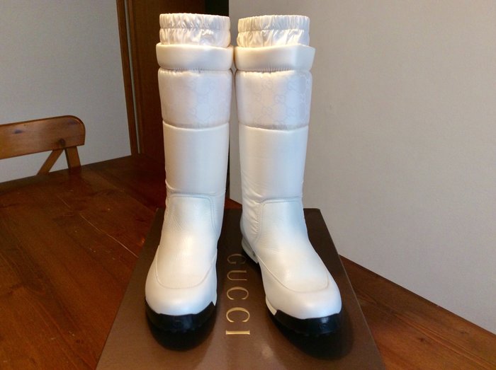 snow boots gucci