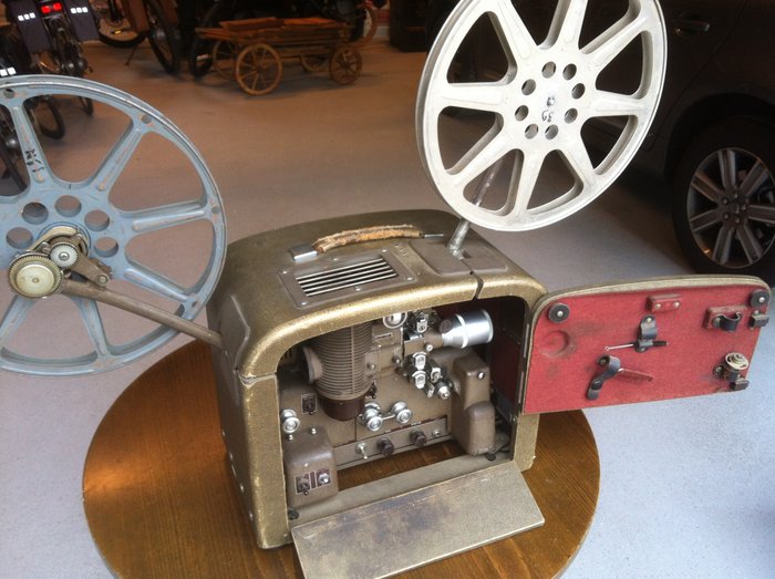 16 mm film (4) - Bell & Howell Model 621