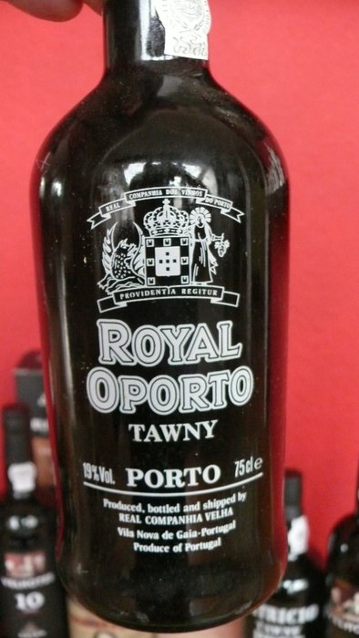 10 years Oporto Ruby - Tawny & total 10 Tawny years 6 - bottles old - - Lourenco Tawny Quarles & - Tawny Calem Tawny old Patricio \