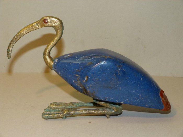 Dios en forma de pájaro ibis., Escultura - Lapislázuli