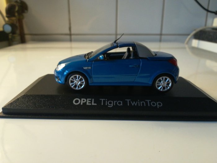MiniChamps - 1:43 - Opel Tigra - Twintop