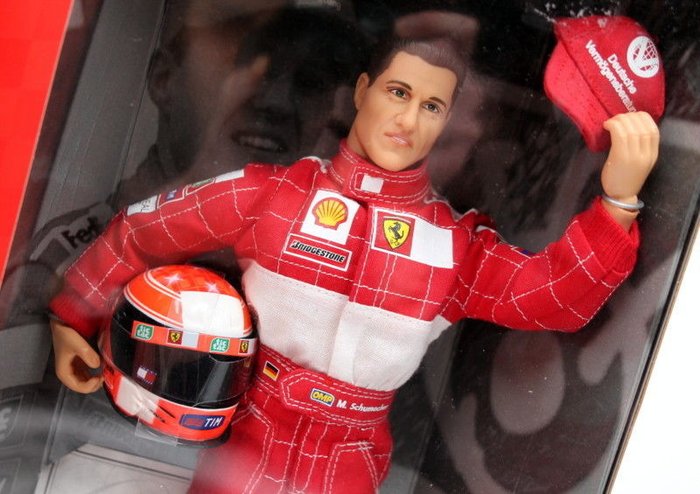 Αποκλειστικό σύνολο Michael Schumacher - Hot Wheels racing  Mattel: ACTION FIGURES  + Auto + Yearbook - 1996-2001 (3 Αντικείμενα)