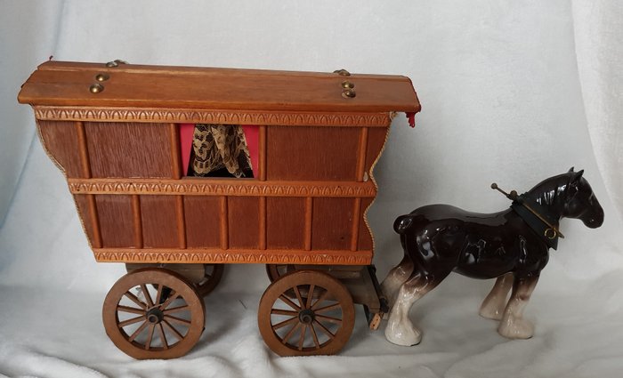 Melrose Shire Pottery - Horse and caravan (2) - Porcelain and wood