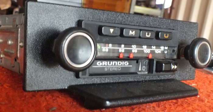 Rádio do carro Oldtimer - GRUNDIG WELTKLANG WKC 2035 VD STEREO - 1977 