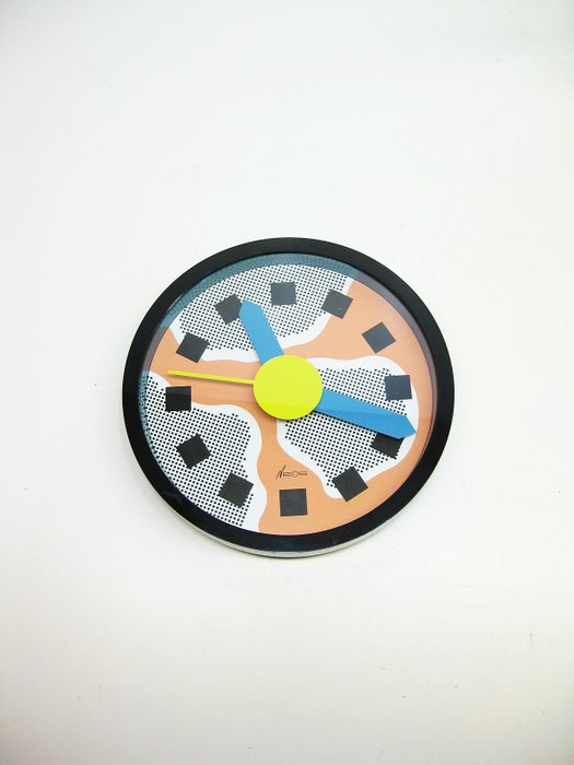 Nathalie Du Pasquier e George Sowden - Neos Lorenz - Wall clock from the 80s
