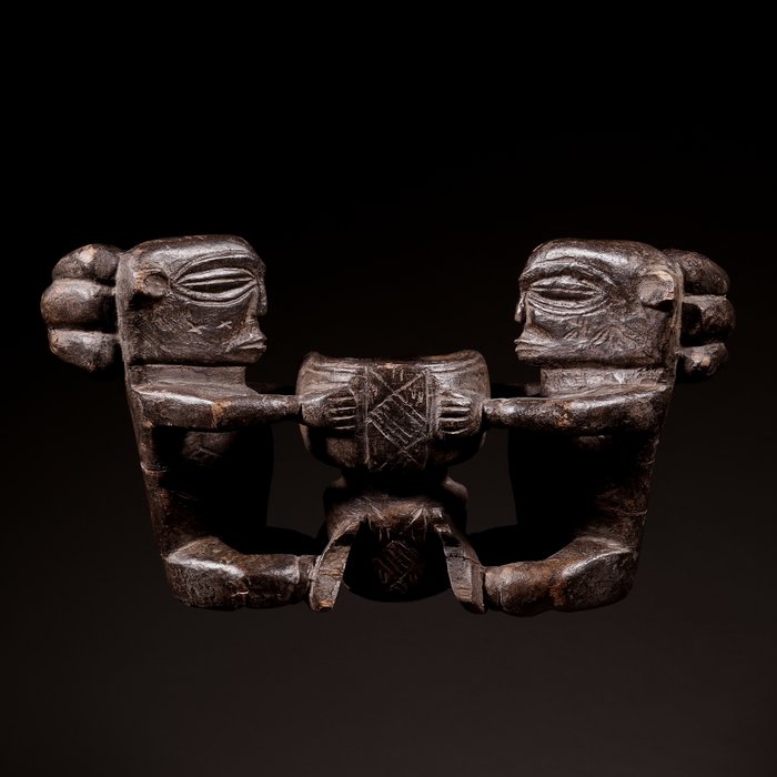 Figurine Luba cu bol - DR Congo
