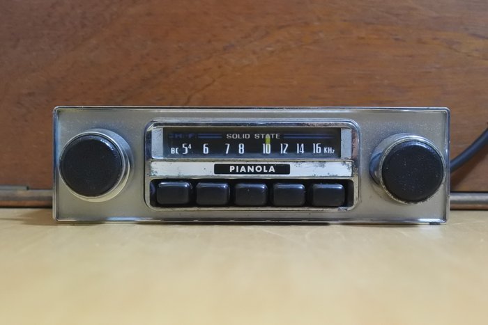 Κλασικό ραδιόφωνο αυτοκινήτου - Pianola SR 2201 - 1969-1978 