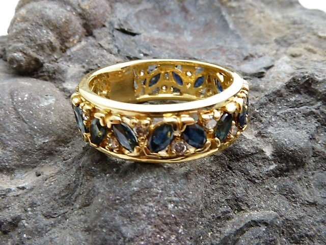 Galeria del coleccionista - 18 kt Guld - Ring - 3.00 ct Safir - Diamant