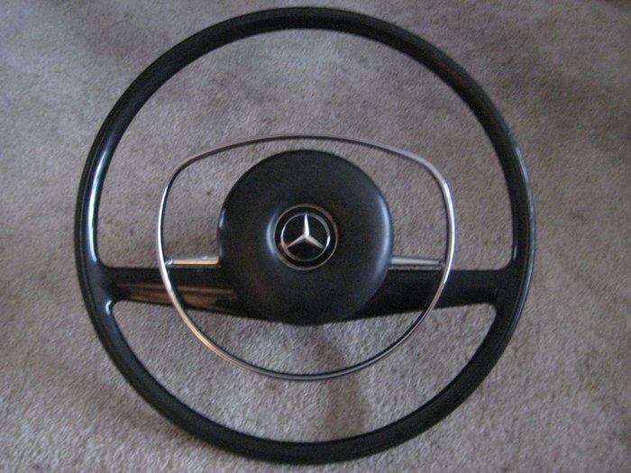 Mercedes-Benz steering wheel - W108 W113 W115 - 1960 