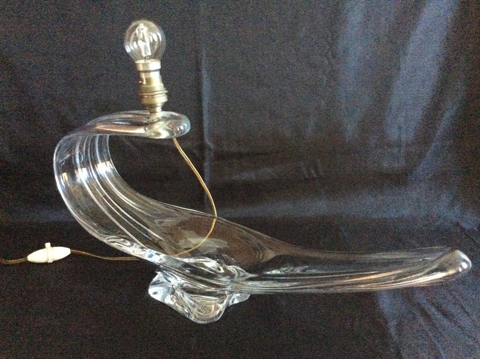 Cristal - J.B.France - Una lámpara de mesa con forma de cuenco. - Cristal