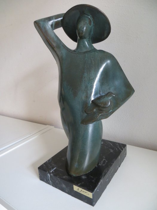 Modern bronze Art Deco sculpture by A. Paiz, Paor Spain
