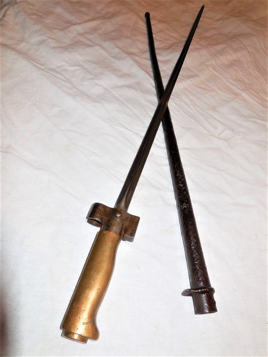 Antique French Lebel Bayonet M 1886/93 with a Metal Sheath