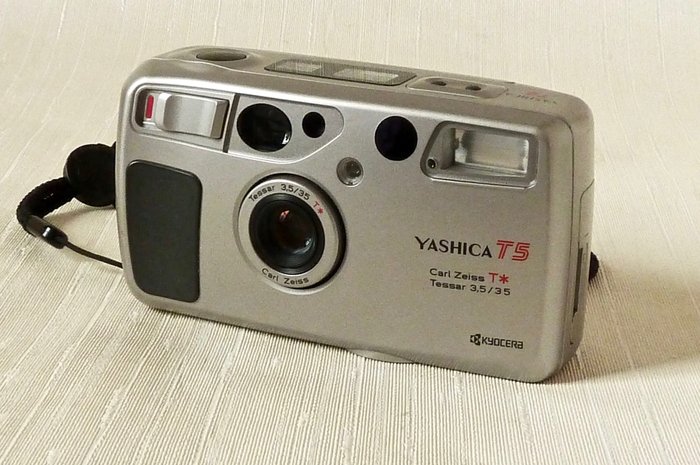 YASHICA T5 35mm Compact Film Camera