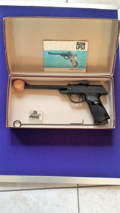 Air pistol Walther LP53 cal 4.5 mm/177 made in West Germany produced 1953-1983 with original box and accesories
