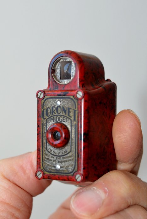 Coronet camera Midget from the 1930s