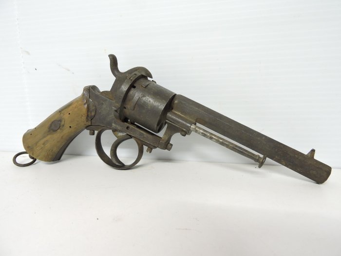 Pistol revolver Lefaucheux calibre 9 mm 1870/74 19th century