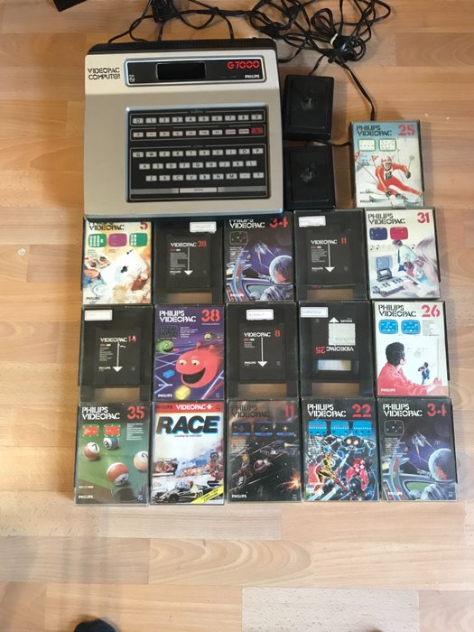 Philips Videopac G7000 with 16 games 