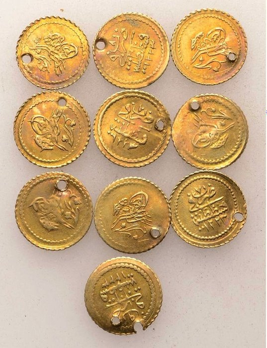 Ottoman Empire - Mahmud II and others (AH 1223-1255 / AD 1808-1839). Lot of 10 gold coins - 10.73g