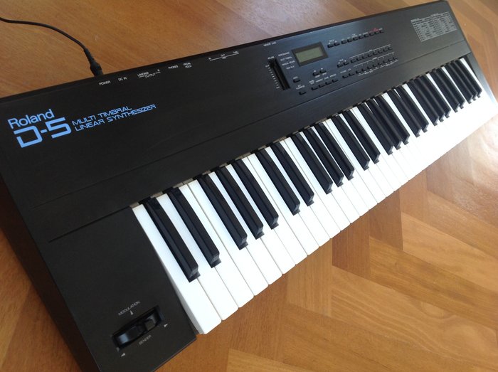 ROLAND D-5 - Legendary MultiTimbral Linear Synthesizer with Chase Delay, Arpeggiator, Harmonizer and Chord Play Effects
