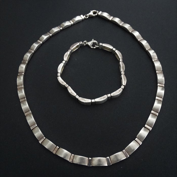 Esprit - set with solid silver Eternal Evolution necklace and bracelet