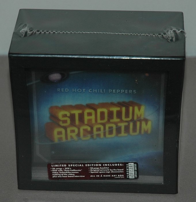 We Love Guitars Red Hot Chili Peppers Stadium Arcadium Ungerahmt EGA A4 Gold CD Pass & Plektren 
