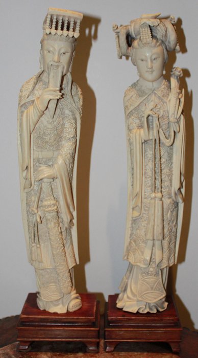 Ivory Chinese dignitaries - Emperor and Empress ivory - China - approx. 1900-1920