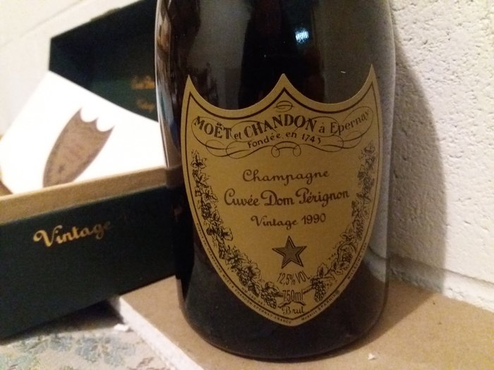 1990 Dom Perignon Brut Vintage - 1 bottle (0.75L) with original box