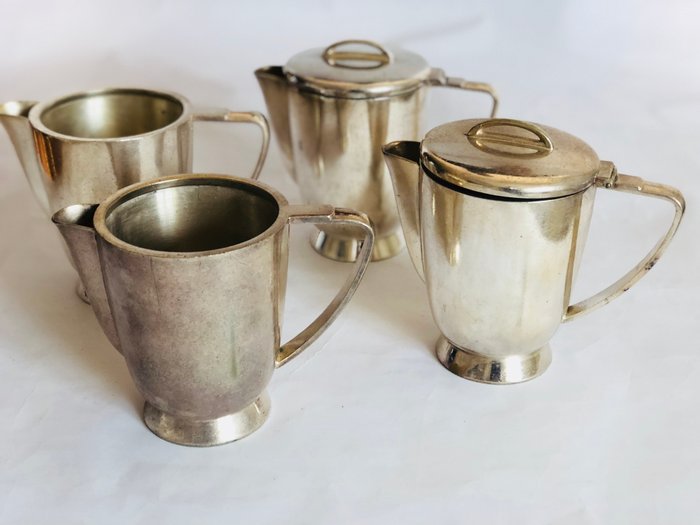 Fratelli Calderoni - Set of 4 jugs in nickel silver