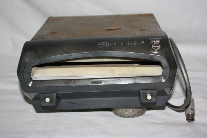 Philips AG2101 Car Mignon record player for in a car - for 45-rpm singles - 1960s