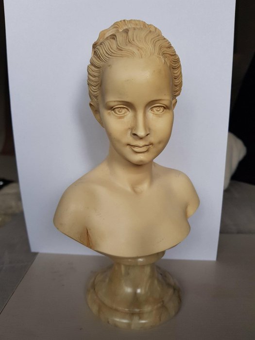 Arnaldo Giannelli - Bust of a woman