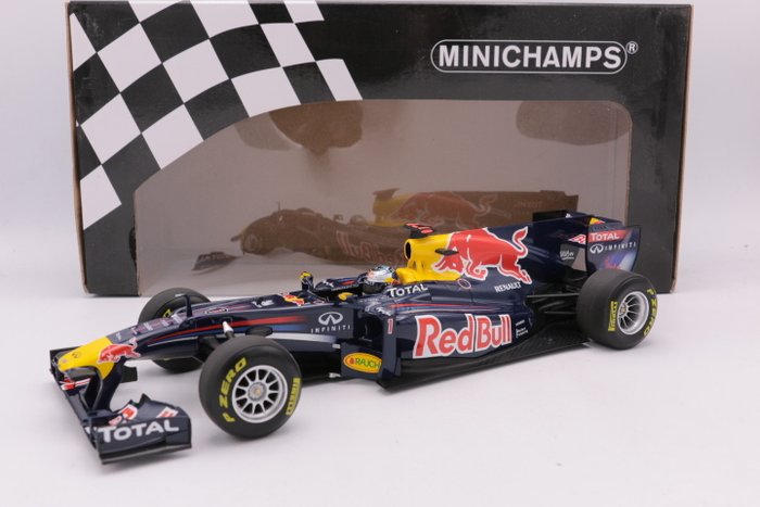 Minichamps - Scale 1/18 - Red Bull Racing - Showcar 2011 - - Catawiki