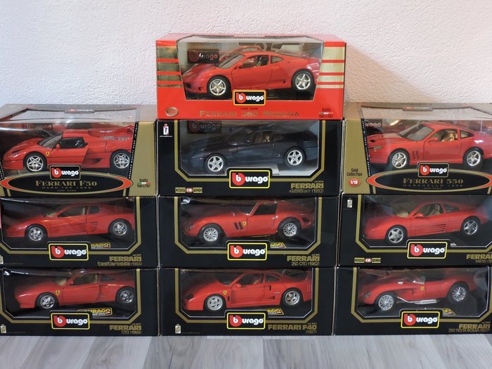 Bburago - Scale 1/18 - Lot with 10 Ferrari: F40 1987, 250 GTO 1962, 456 1992, GTO 1984, F50 1995, Testarossa 1957 & 1984