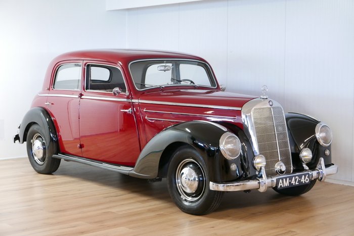 Mercedes-Benz - 220 W187 - 1952