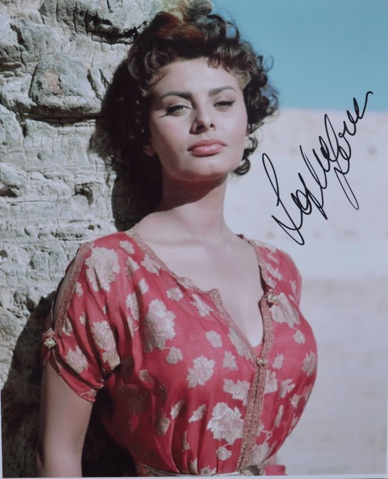 Sophia Loren Italian Actress and Sex Symbol Signed Photo with Certificate of Authenticity