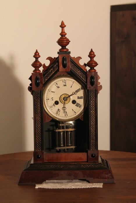 Junghans clock with alarm - Period circa 1920 - Cathedral model