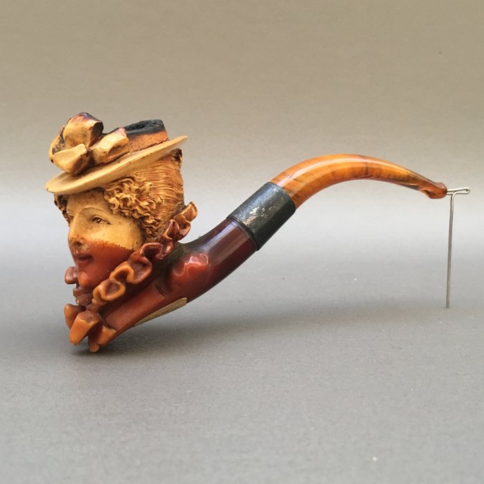 Carved meerschaum pipe "Lady" - England, ca. 1890