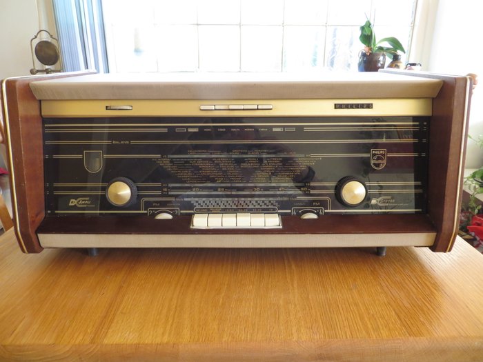 Philips BI-Ampli B6X04A stereo buizen radio eind jaren 50 begin 60 vorige eeuw.