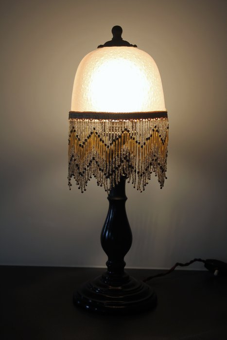 Art Deco bedside or desk lamp made of glass and beads/pendants fringes - France - Circa 1930