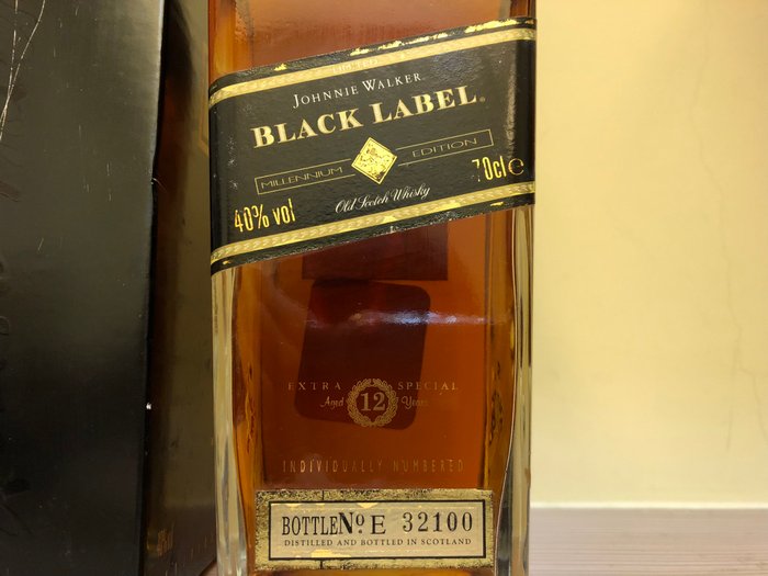 Johnnie Walker Whisky Black Label 12 years - Millennium