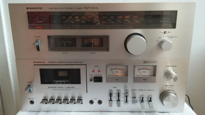 Silver Sanyo tape deck RD-611 UM and tuner Sanyo FMT203L