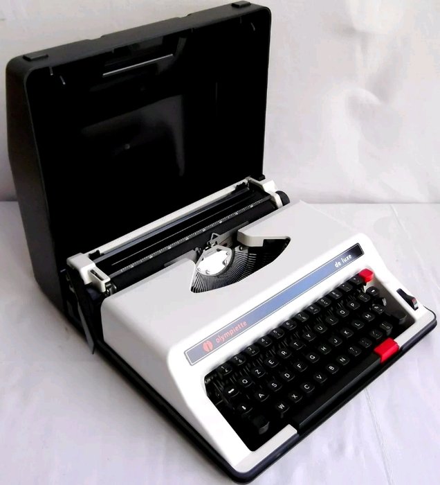 Olympiette deluxe typewriter